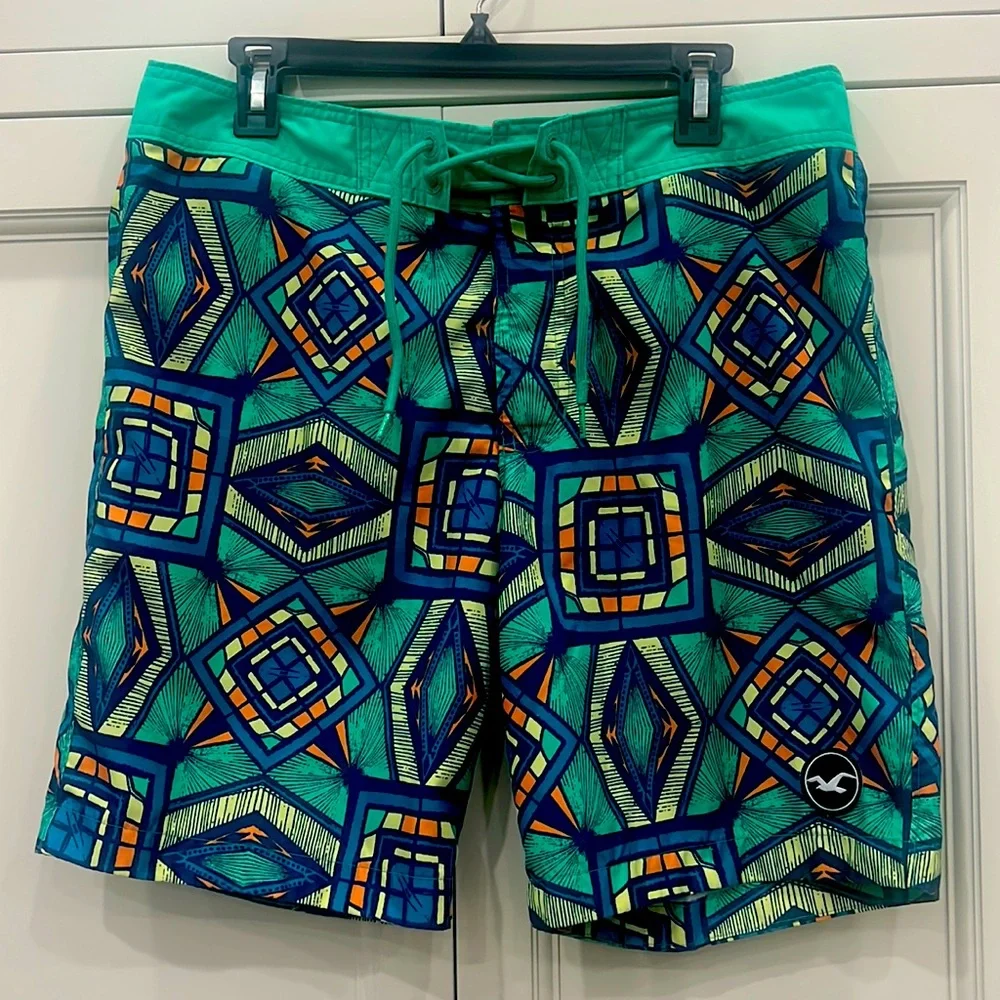 Hollister Board Shorts Swim Trunks.  Men’s Size 32 Stained Glass Look